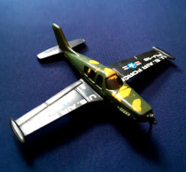 FU-16 U.S. AIR FORCE NO S 8605 VINTAGE Miniature Figure - Militaires