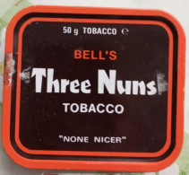 Ancient Empty Metal Tobacco Box BELL'S Three Nuns Tobacco, "None Nicer", Made In England, 10 X 8 X 3 Cm - Tabaksdozen (leeg)