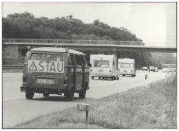 C5722/ Autobahn Stau Polizei VW Bus   Foto 21 X 15 Cm 70er Jahre  - Cars