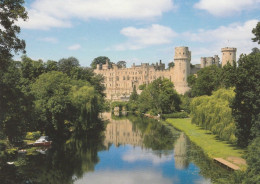 U5705 Warwick - Castle From The Bridge Over The River Avon - Chateau Schloss Castello Castillo / Non Viaggiata - Warwick