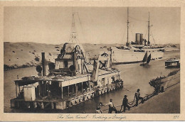 Egypte )   The Suez Canal - Crossing A Dredger - Croisement D'une Drague - Suez