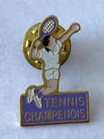 PINS SPORTS TENNIS  CHAMPENOIS  Le Joueur / 33NAT - Tenis