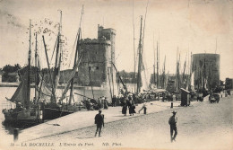 FRANCE - La Rochelle - Vue Générale De L'entrée Du Port - N D Phot - Animé - Carte Postale Ancienne - La Rochelle