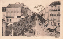 FRANCE - Vichy - Rue De Paris - Animé - Voiture - Carte Postale Ancienne - Vichy