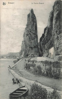 BELGIQUE - Dinant - Vue Sur Le Rocher Bayard - Une Barque Près Du Bord - Carte Postale Ancienne - Dinant