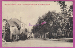 CPA - LE GRAND PRESSIGNY 37 - La Rue Le Clocher Et La PLace Du Marché  - Le Grand-Pressigny