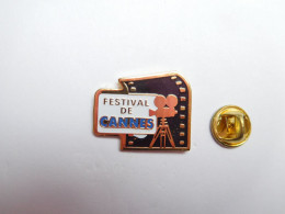 Beau Pin's , Cinéma , Festival De Cannes , Clap , Signé Pin's Top - Kino