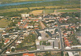 SAINT SEBASTIEN SUR LOIRE LE CENTRE VILLE ET L'EGLISE CPSM 10X15 TBE - Saint-Sébastien-sur-Loire