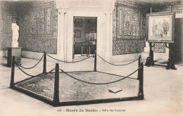 TUNISIE - Musée Du Bardo - Salle Des Femmes - Vue à L'intérieur Du Musée - Carte Postale Ancienne - Túnez