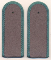 Shoulder Straps. Epaulettes. Schulterklappen Schultergurte. Germany. Grenztruppen. Soldat. - Patches