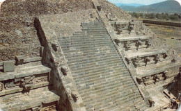 EL TEMPLO DE QUETZALCOATL - Mexique