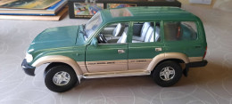 Road Tough 1992 Toyota Land Cruiser Green  1:18 - Yat Ming