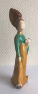 Belle Statuette Dame De Cour En Terre Cuite Vernissée - Chine, Dynastie Tang - Asiatische Kunst