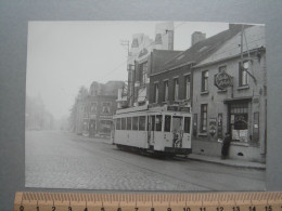 Photo Cliché J. BAZIN - Dour - Pl. Emile Vandervelde - Maison Du Peuple - Tram - Tramway - Ligne 2 - Dour