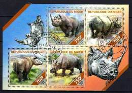Niger 2014 Animaux Rhinocéros (328) Yvert N° 2343 à 2346 Oblitérés Used - Rinoceronti