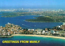 1 AK Australien * Blick Auf Manly - Ein Stadtteil Von Sydney - Im Hintergrund Die Skyline Von Sydney * - Sydney