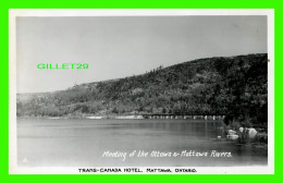 MATTAWA, ONTARIO - TRANS-CANADA HOTEL - MEETING OF THE OTTAWA & MATTAWA RIVERS - TRAVEL 1969 - CARTE PHOTO - - Andere & Zonder Classificatie
