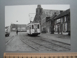 Photo Cliché J. BAZIN - Elouges - Rue Du Commerce - Eglise Saint Martin - Tram - Tramway - Ligne 6 - Dour