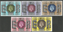422 G-B 1977 Reine Elizabeth Queen Silver Jubilee MNH ** Neuf SC (GB-810c) - Mujeres Famosas