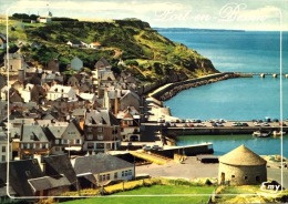 # Port En Bessin  - L 'entrée Du Port Et Les Falaises . Au Premier Plan , La Tour Vautan - Port-en-Bessin-Huppain