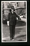 AK London, Policeman On Point Duty At The Law Courts  - Polizia – Gendarmeria