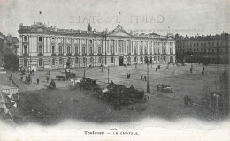 FRANCE - Toulouse - La Capitole - Vue Générale Et Vue De L'extérieur - Animé - Carte Postale Ancienne - Toulouse