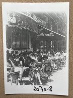 PARIS - Café AUX DEUX MAGOTS - 15 X 10 Cm. (REPRO PHOTO ! Zie Beschrijving, Voir Description, See Description) ! - Places