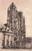 FRANCE - Toul - La Cathédrale Vue Prise De La Cour De L'hôtel De Ville - Carte Postale Ancienne - Toul
