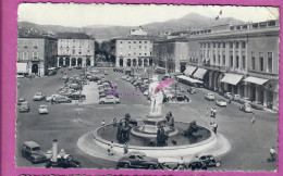 CPSM - NICE 06 - Place Massena Très Animé Vieille Voiture 1958 - Places, Squares