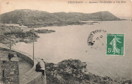 FRANCE - Trestraou - Anciennes Fortifications Et L'île Bono - Vue Sur La Mer - Carte Postale Ancienne - Perros-Guirec