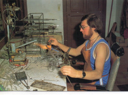 La Gacilly Yves Lecomte Fileur De Verre Métiers - La Gacilly