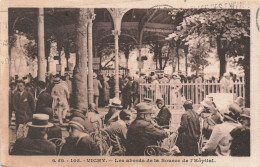 FRANCE - Vichy - Vue Générale Sur Les Abords De La Source De L'hôpital - Animé - Carte Postale Ancienne - Vichy