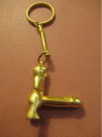 Porte-clé  Ancien/Avec Miniature/  Dieu De Fécondité/ Africain ?  / Bronze Moulé Doré / Vers 1980-1990    POC754 - Sleutelhangers