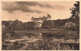 FRANCE - Château De Pierrefonds (Oise) - Vue Générale Prise De L'Etang - Vue De L'extérieur - Carte Postale Ancienne - Pierrefonds