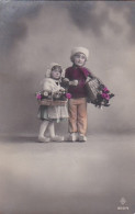 3817	255	Kinderen Met Bloemen In Manden. 1919 - Cartes Humoristiques