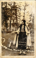 * T2/T3 1938 Pietris, Romanian Folklore, Spinning Woman. Photo (fl) - Unclassified