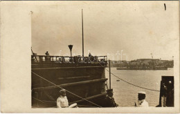 ** T2 1917 SMS NOVARA Cs. és Kir. Haditengerészet Helgoland-osztályú Gyorscirkáló Fedélzete IV. Károly és Maximilian Nje - Non Classés