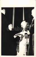 Delcampe - * T2 1959 P. Alszeghy Zoltán Jezsuita Professzor Köszönti XXIII. János Pápát / Pope John XXIII. Photo - Ohne Zuordnung