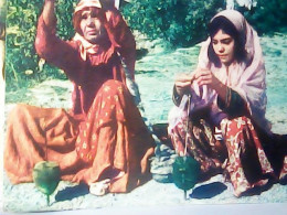IRAN  TWO QASHQAI WOMEN ARE SPINNING STRING  N19655 JU5248 - Iran