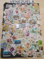 VENEZUELA  VRAC  41 G , DECOLLES, MODERNES, GRANDS 委内瑞拉散装 41 克，定时，现代，大号 LARGE OFF PAPER MIX - Lots & Kiloware (mixtures) - Max. 999 Stamps