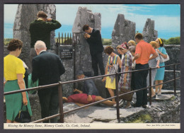 112617/ BLARNEY, Castle, Kissing The Blarney Stone - Cork