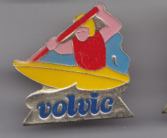 Pin's Volvic Canoë Réf   3653 - Canoë