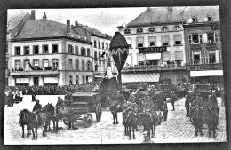 ROSSIGNOL -  1920 Manifestation En Faveur Des Martyrs  -  Les Cercueils  Place Léopold - Tintigny