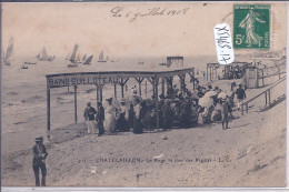 CHATELAILLON- LA PLAGE LE JOUR DES REGATES- PRES DES BAINS GUILLOTEAU - Châtelaillon-Plage