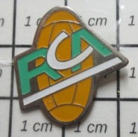 1616c  Pin's Pins / Rare Et De Belle Qualité / SPORTS / CLUB RUGBY RCA CREDIT AGRICOLE ? - Rugby