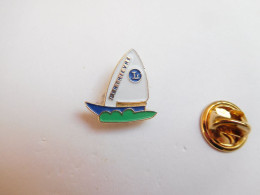 Beau Pin's , Marine Bateau Voilier , Penthièvre , Côtes D'Armor - Boten