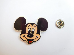 Beau Pin's En Plastique , Disney , Mickey - Disney