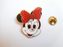 Superbe Pin's En EGF , Disney Minnie , Verso Signé Et Lisse - Disney