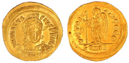 Solidus 507/518, Constantinopel, 9. Off. Beh. Brb. V.v. Mit Geschultertem Speer/ VICTORIA AVGGG θ CONOB. Victoria Steht  - Byzantium