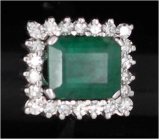 Damenring Weißgold 750/1000 Mit Großem Smaragd Und 22 Kl. Diamanten. Ringgröße 17. 6,38 G - Sonstige & Ohne Zuordnung